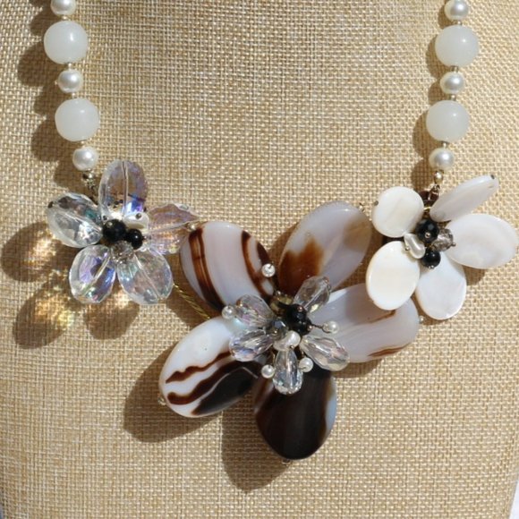 Large Agate Pearl & Mother of Pearl Flower Necklace Earring Set Chunky Handmade - Picture 1 of 6